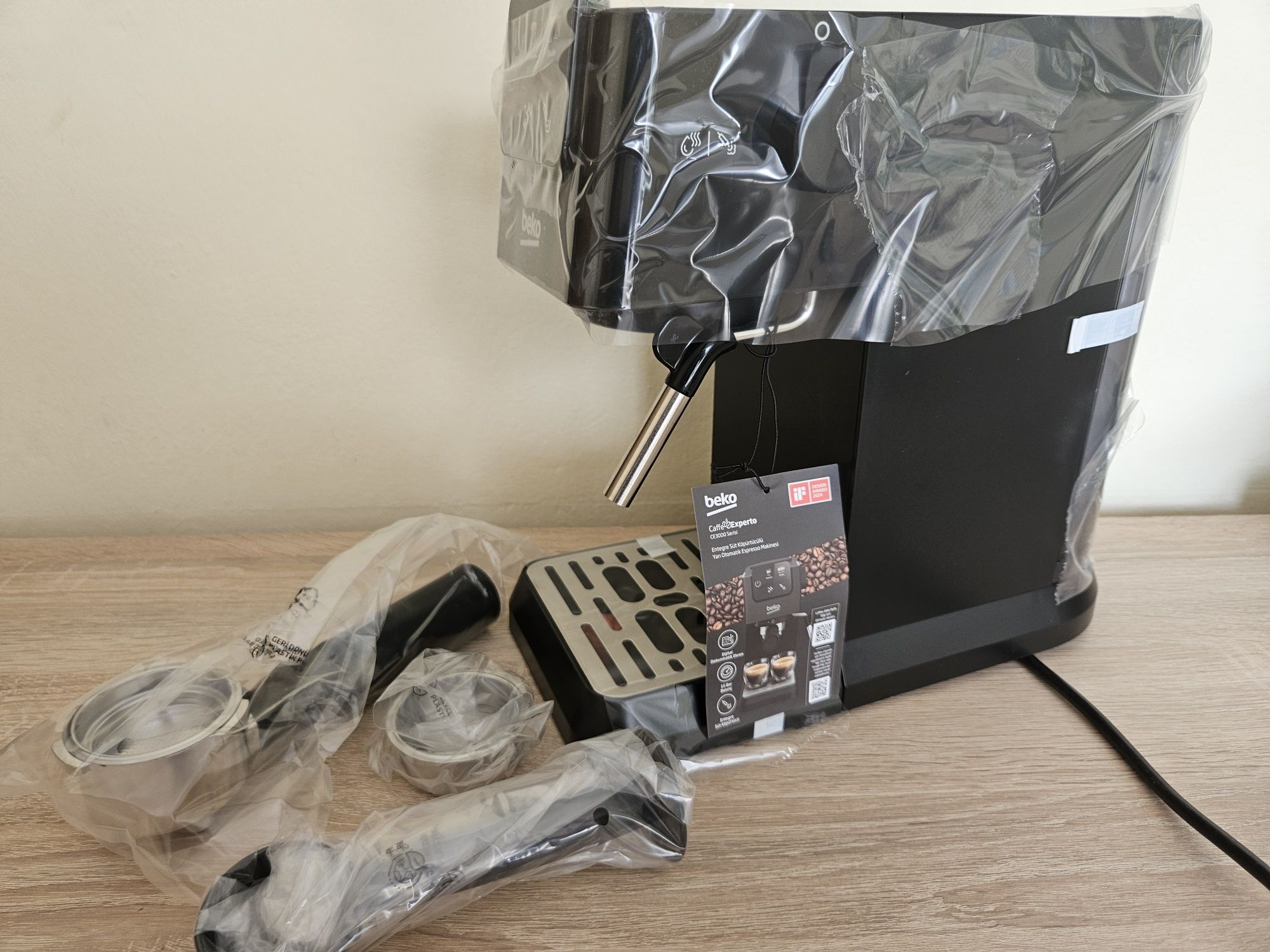 Ekspres kolbowy BEKO CEP 5302 B