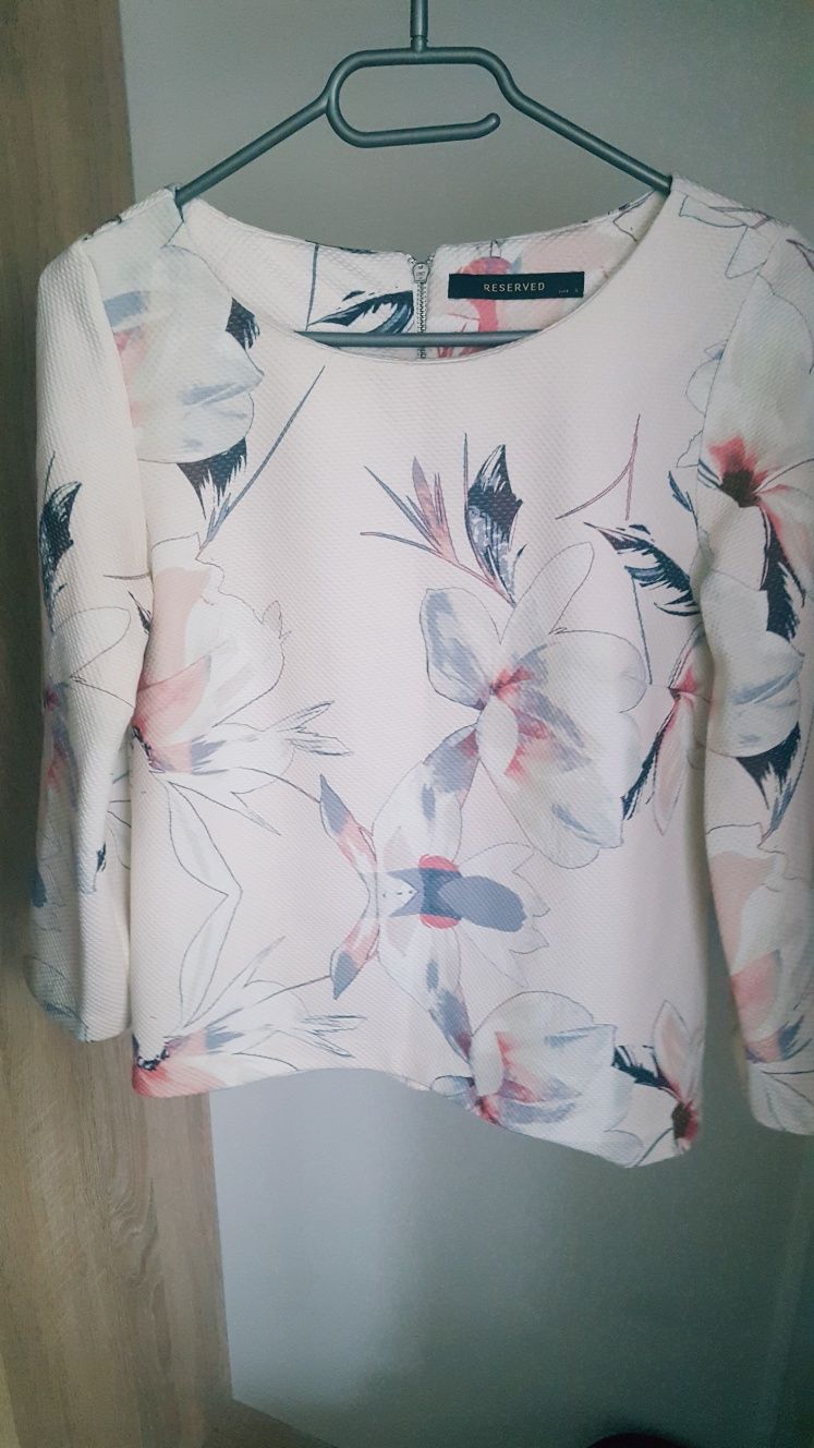 Bluzka Reserved kremowa w kwiaty r.36/S