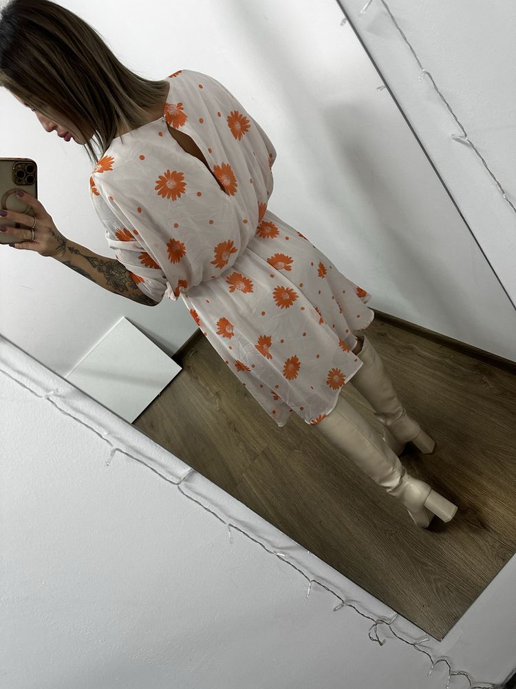 Sukienka w kwiaty selected femme
