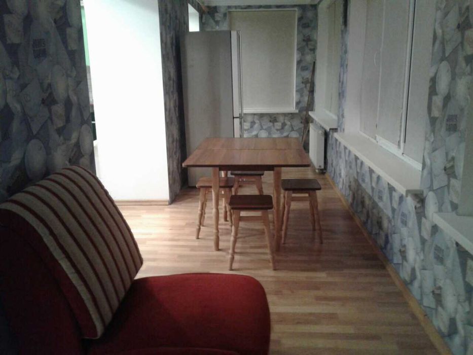 Розкішна студія. Центр. Житній ринок, вул. Лятошинського. Документи