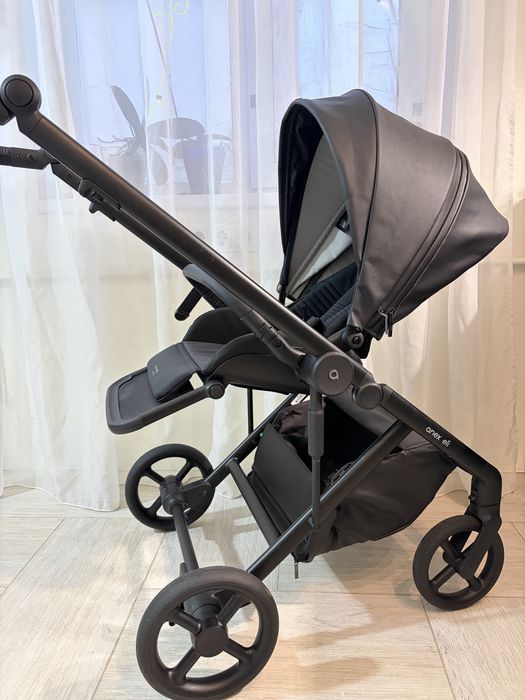 Продам коляску anex eli 2в 1