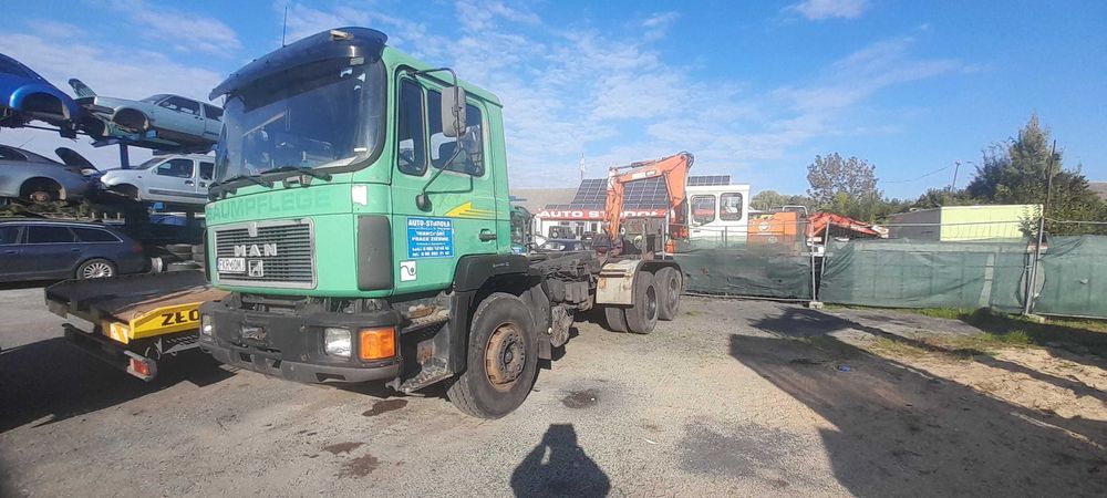 Hakowiec MAN 6x4 F 2000  Zarejestrowany na specjalny