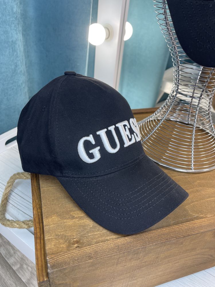 Мужская бейсболка в стиле Guess черная Чоловіча кепка катон