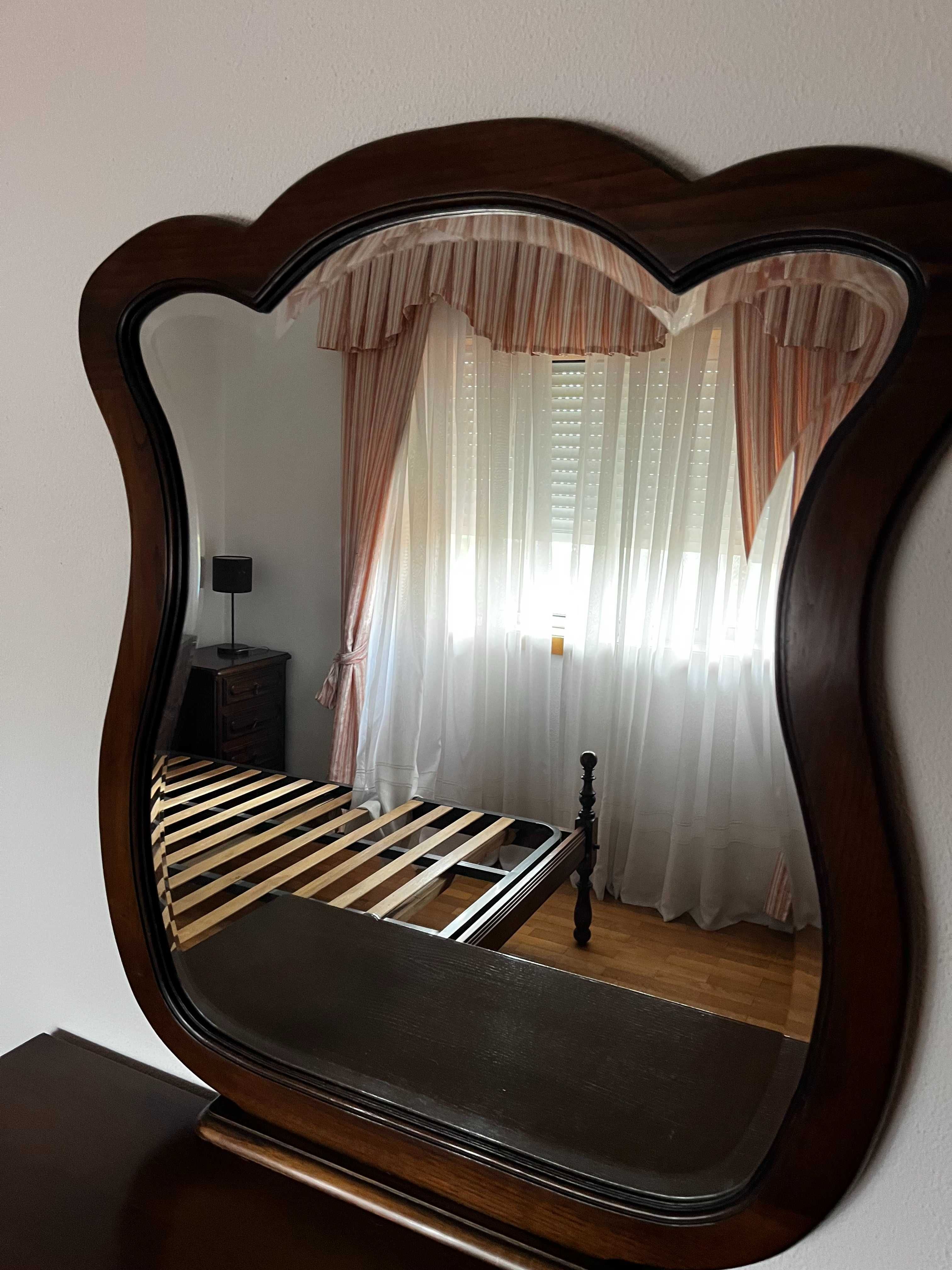 Roupeiro de quarto colonial