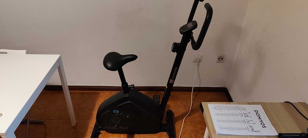 Bicicleta estática essential 03 a funcionar / monitor não funciona
