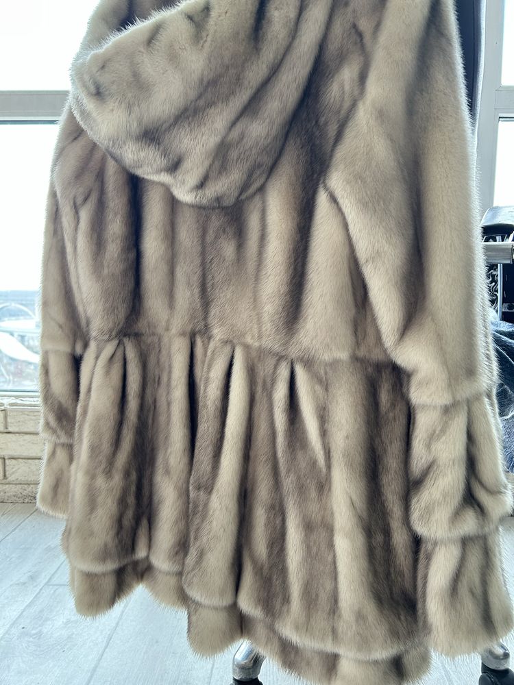 Продам норковую шубу s/m