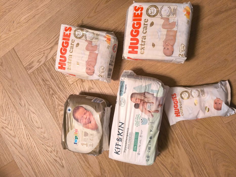 Zestaw pieluch, pampersów