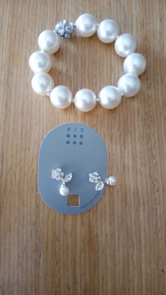 Pulseiras, brincos....Bijuteria