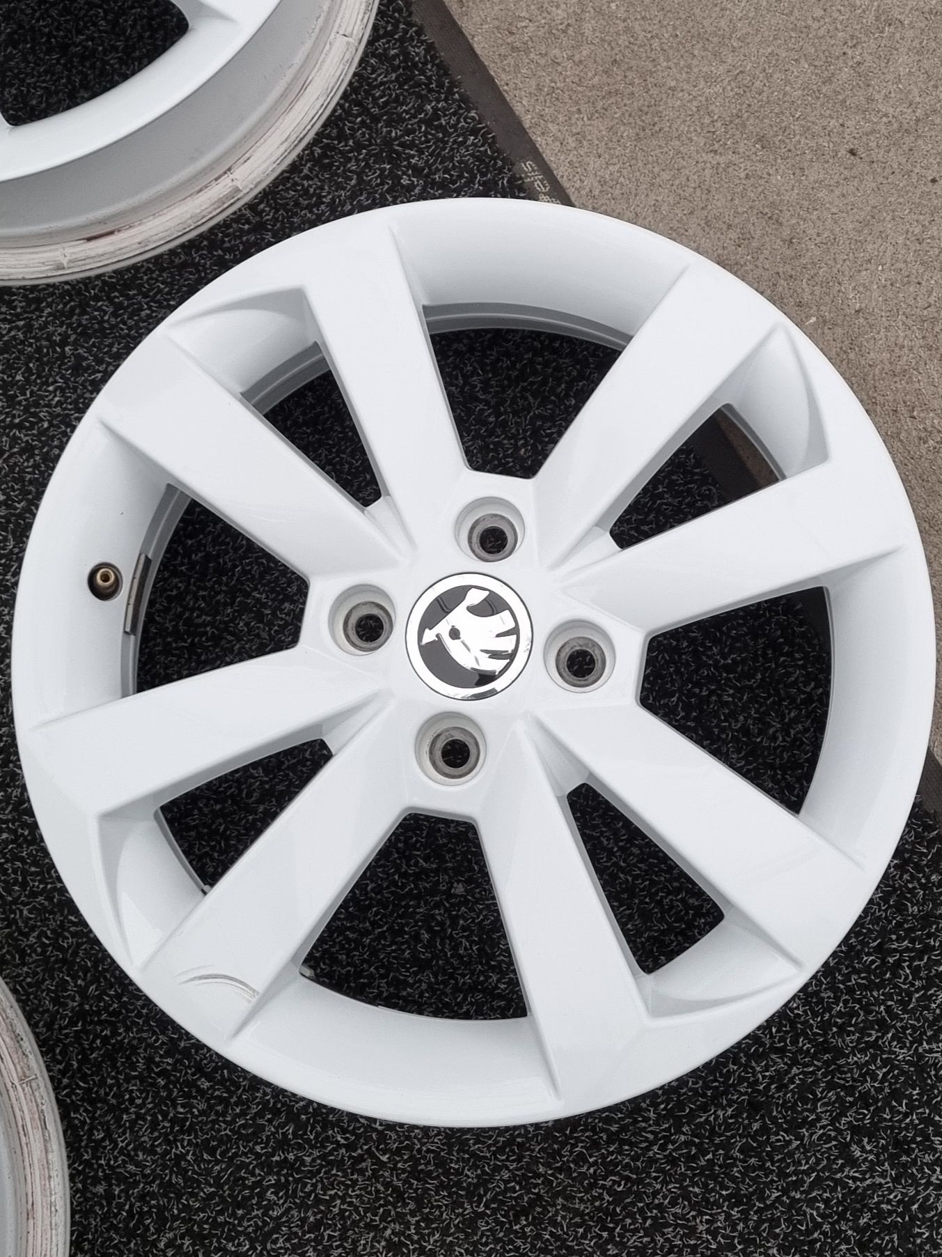 Felgi Alu 15" Skoda Citigo VW Up Seat Mii 4x100 Oryginalne