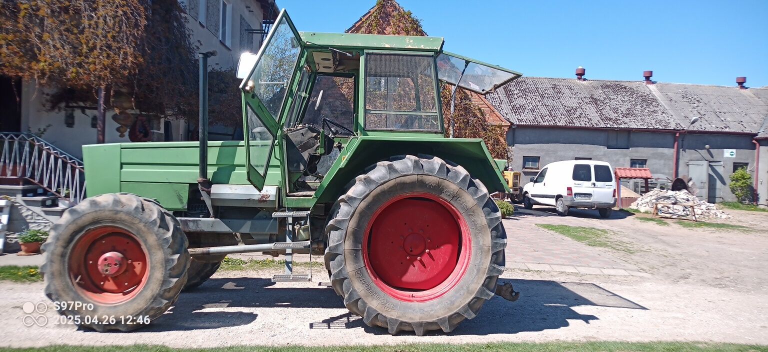 Ciągnik FENDT 611 LS