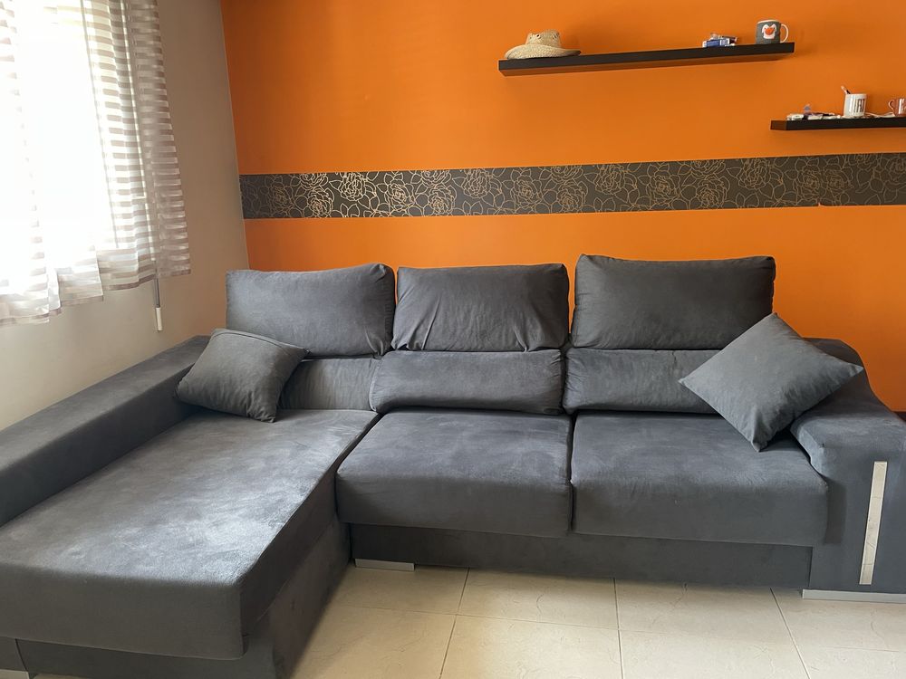 Sofá com chaise longue