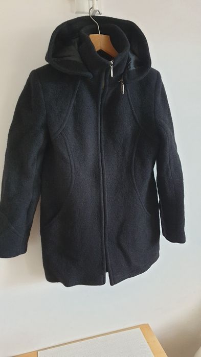 Płaszcz z kapturem na zamek