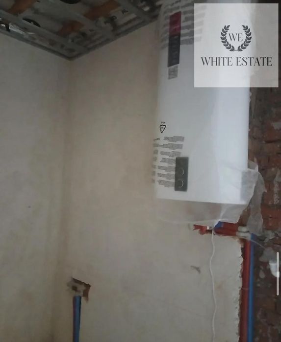 Продаж 2 поверхового будинку і ділянкою на 10 соток, в Смиківцях