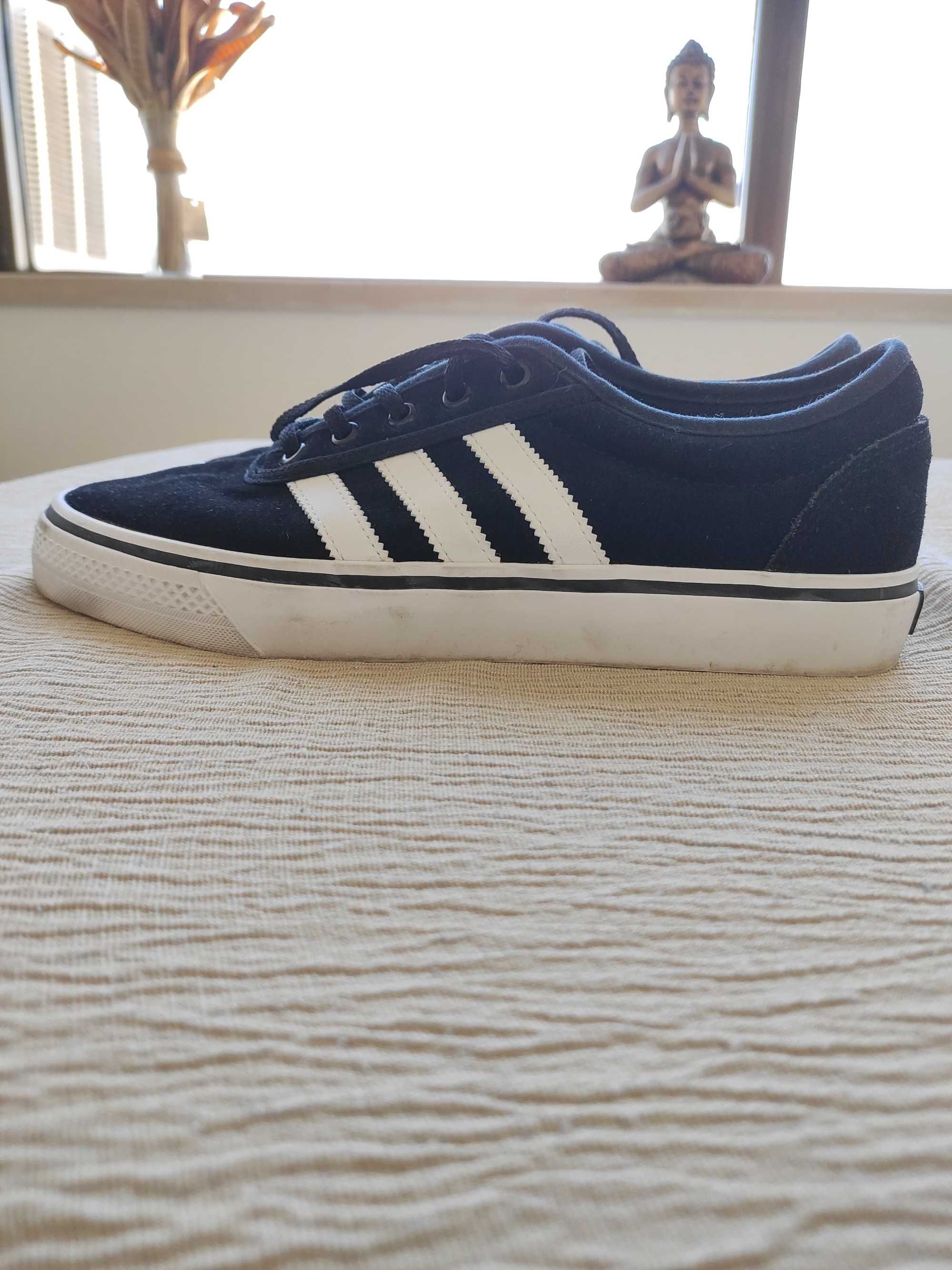 Sapatilhas Adidas 42 (NOVAS)