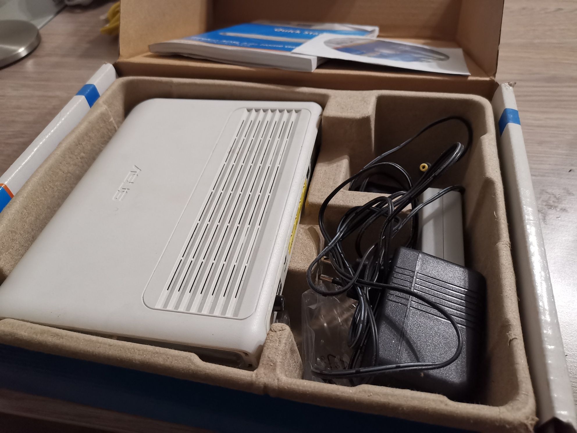 Router ASUS  ADSL 2/2+ Home Gateway WL-AM604g
