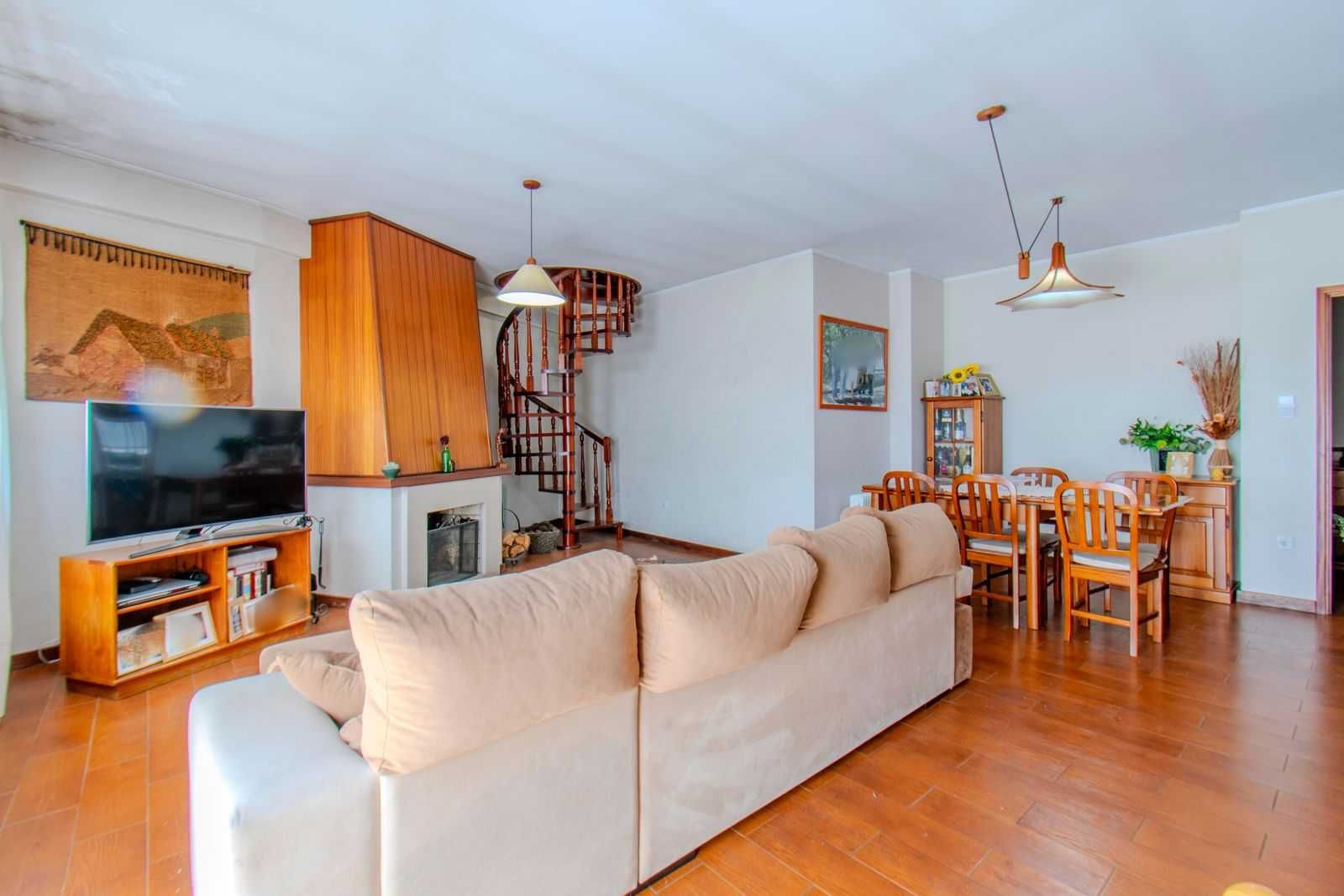 Apartamento T3 Duplex com Piscina