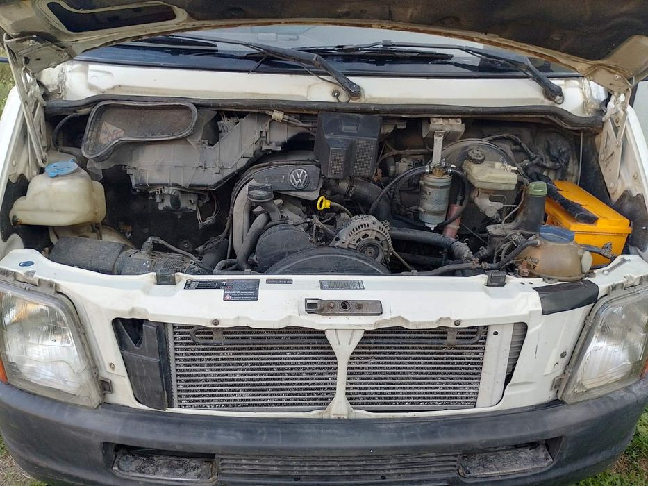 грузопасажирський мікроавтобус