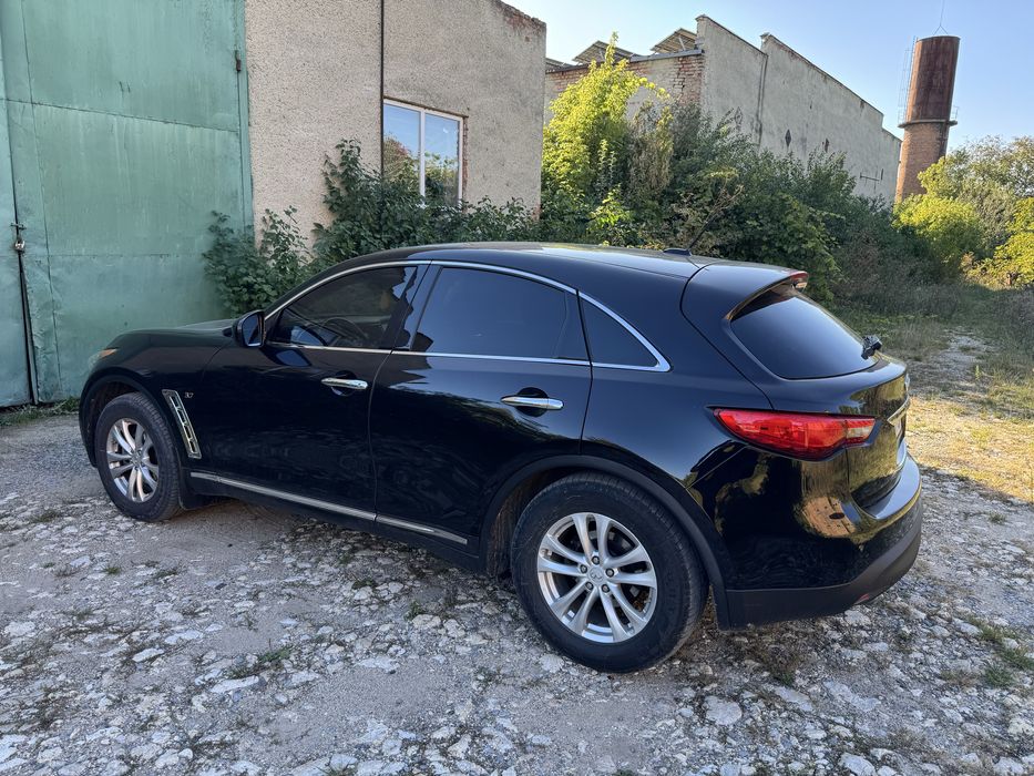 Infiniti QX70 3,7 газ/бенз 2013