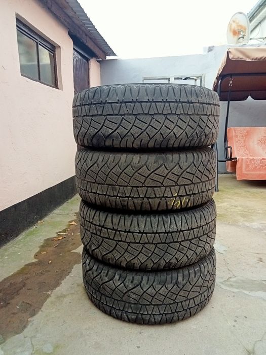 Шины 235/55 R17.