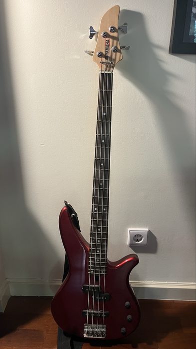 Baixo Yamaha RBX 170 vermelho