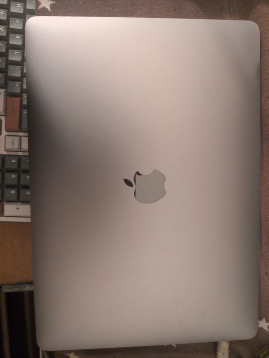 MacBook pro A1706