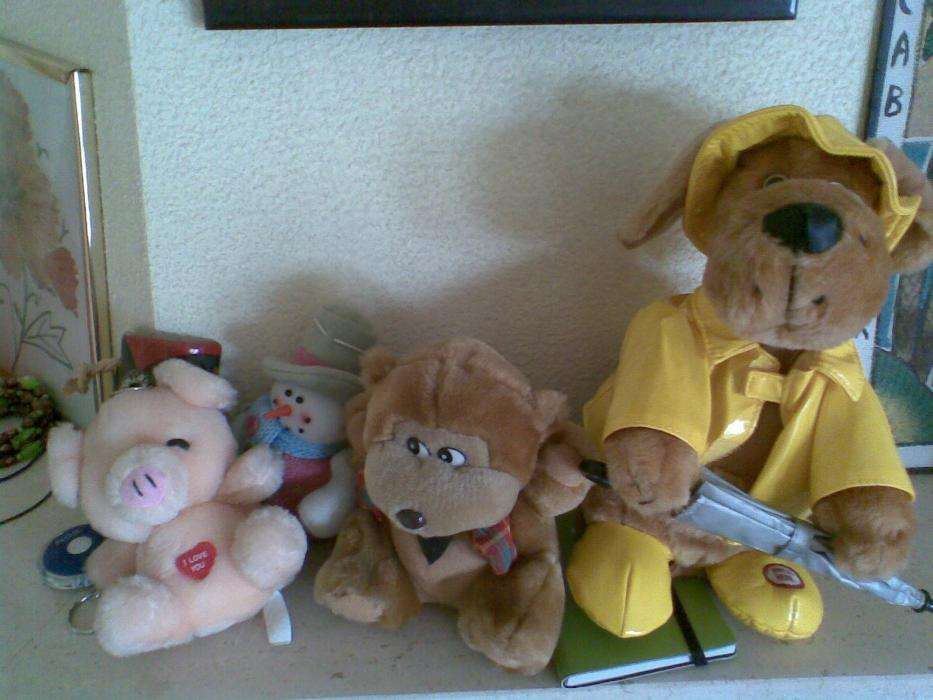 peluches e bonecos