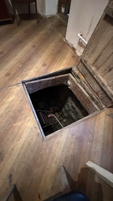 Продаж; квартира; приміщення; Чернівці; центр; фасад;