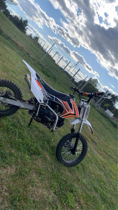 Sprzedam Crossa 125ccnitro v2.San bardzo dobry Polecam!!!