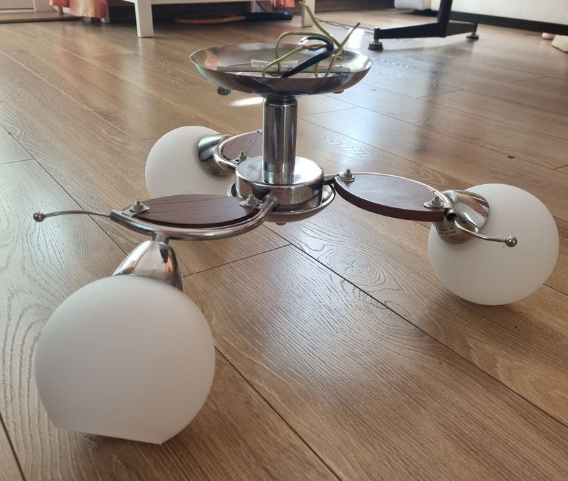 Lampa sufitowa na 3 żarówki