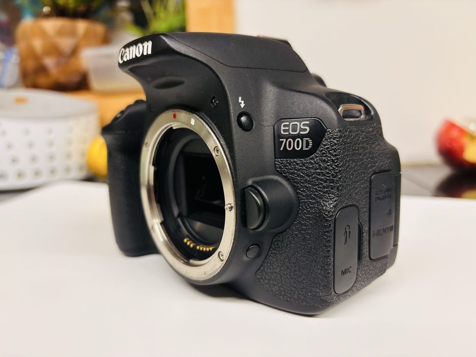 CANON EOS 700D (corpo)