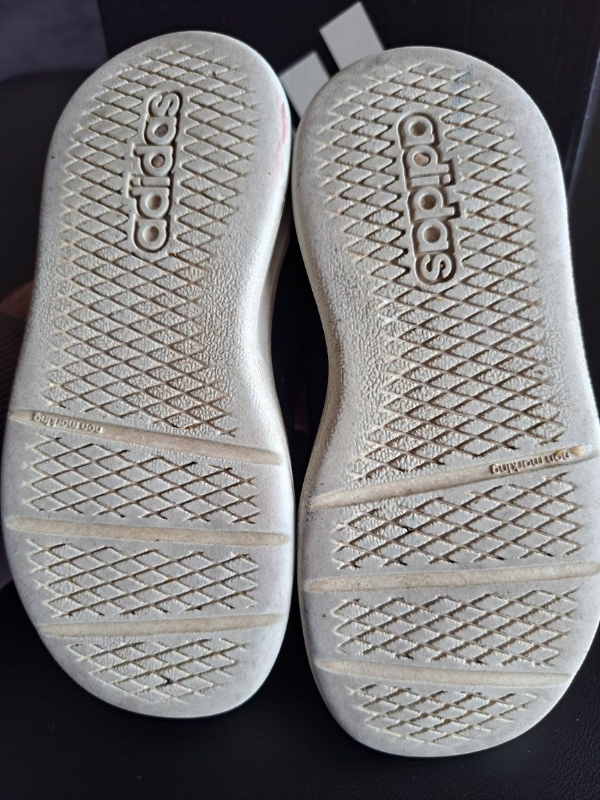 Tenis adidas nr 26