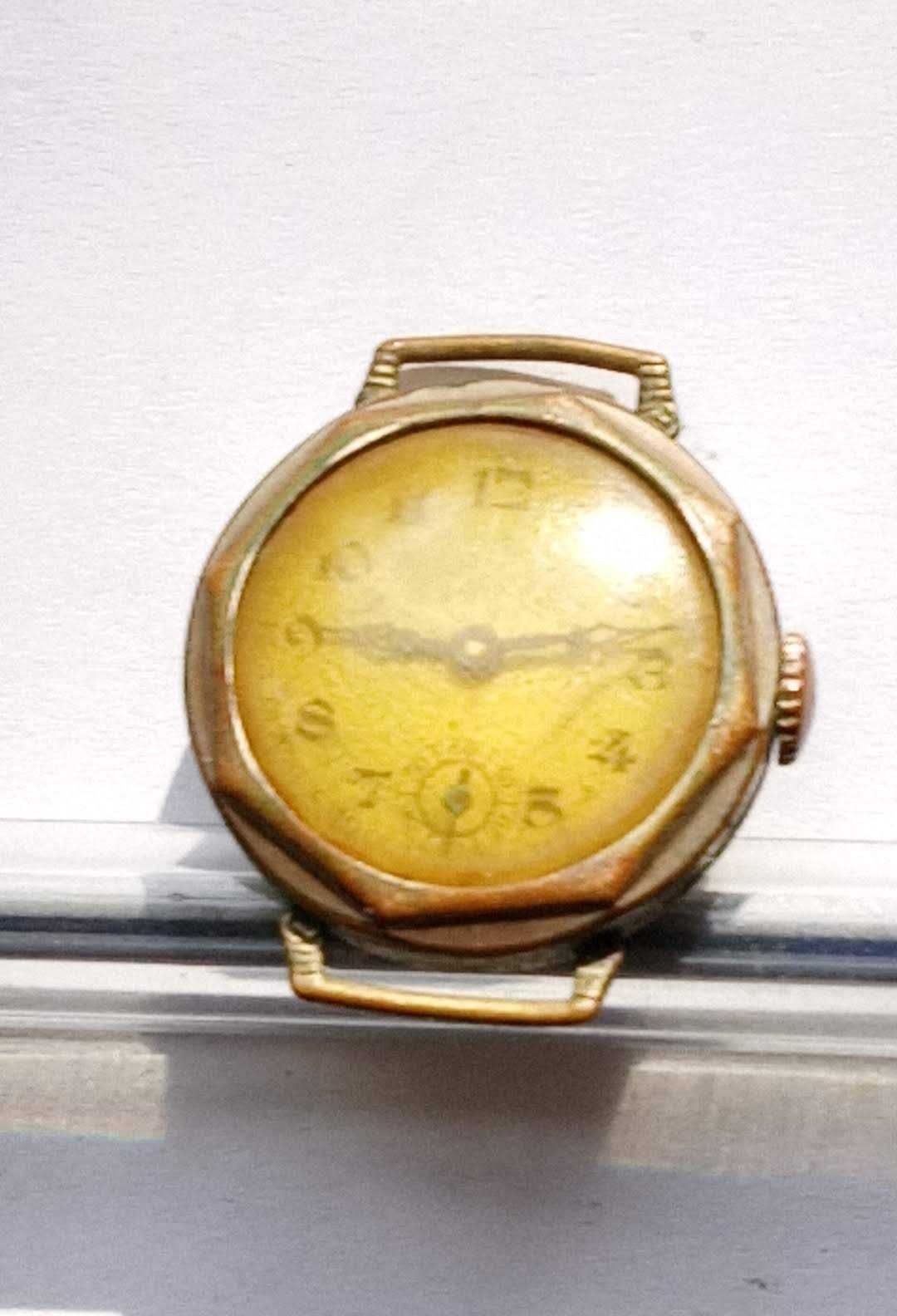Старинные наручные женские часы