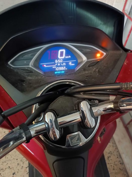 Vendo Honda PCX 125 com Topcase + Equipamento