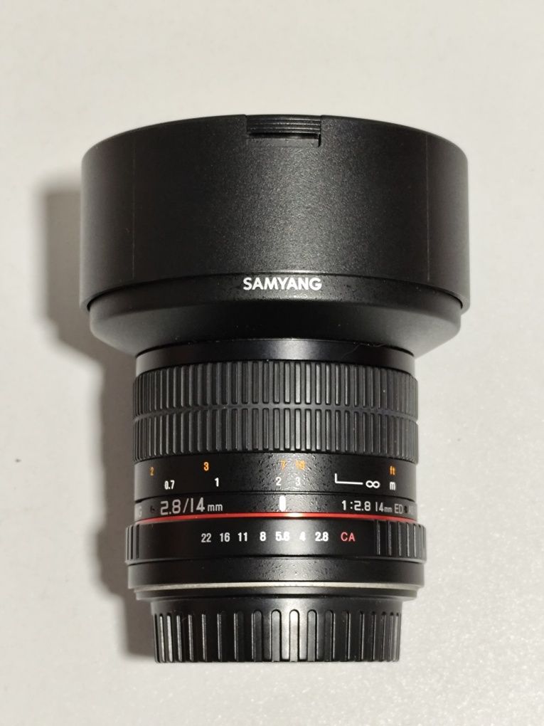 Objectiva Samyang 14mm 2.8 Canon