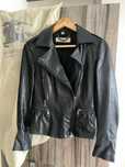 BURBERRY кожаная куртка. XS. ОРИГИНАЛ.
