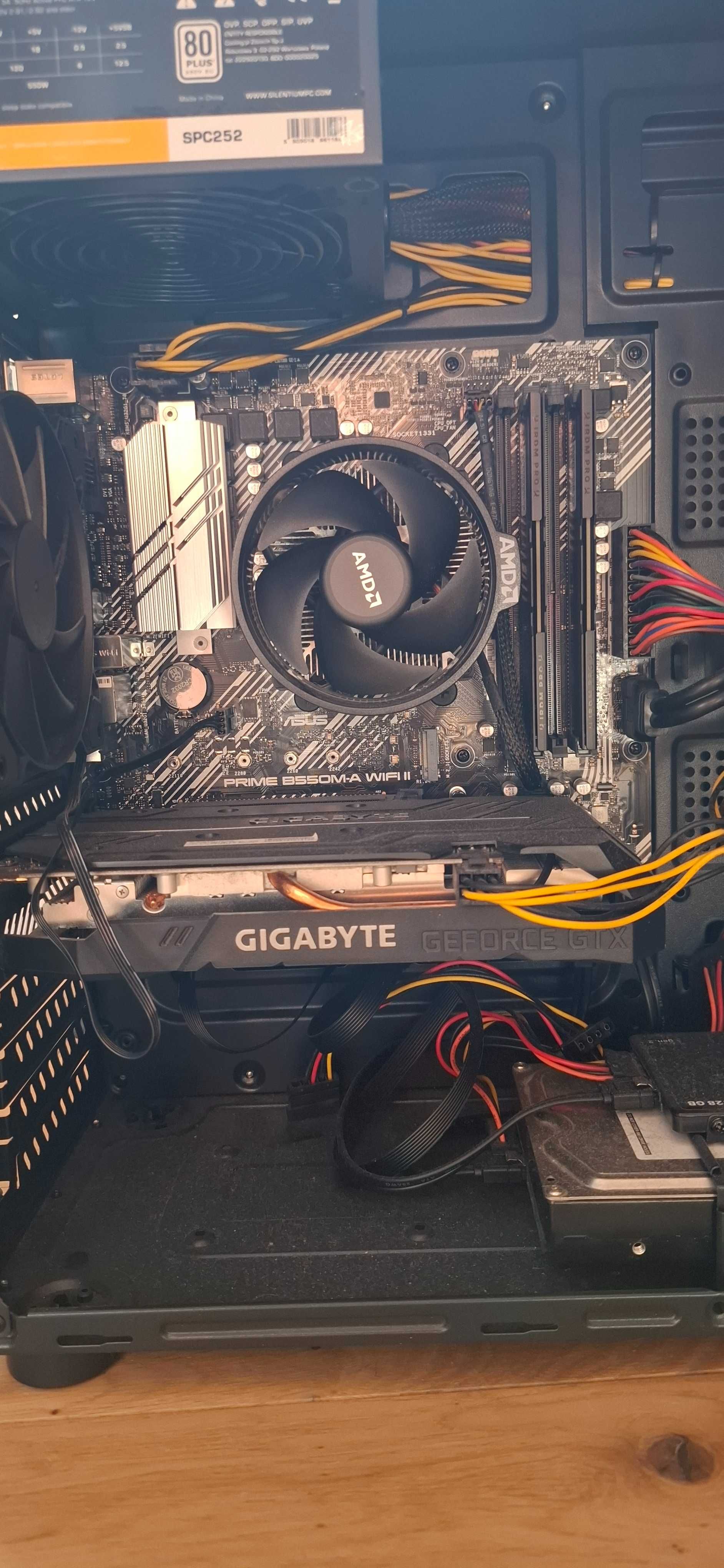 Komputer Ryzen 5 5600X / GTX 1650 Super / 16GB RAM / SSD + HDD