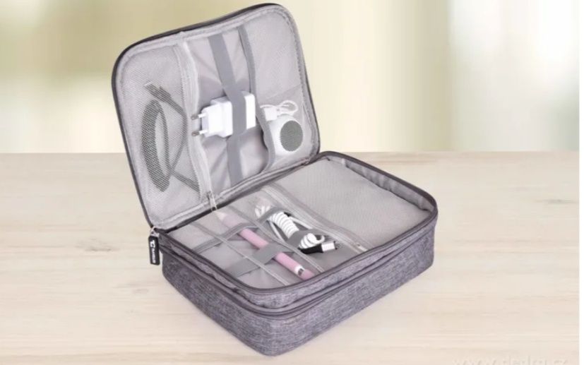Dwupiętrowe etui organizer na kable i elektronikę