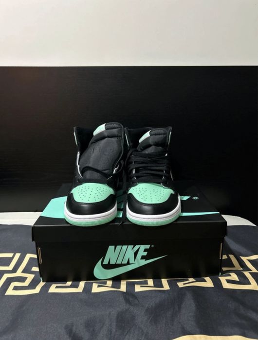 Air Jordan 1 High Green Glow