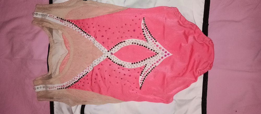 Продам купальник для художньої гімнастики.