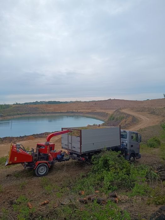 Usługi rębakiem mielenie gałęzi wycinka drzew