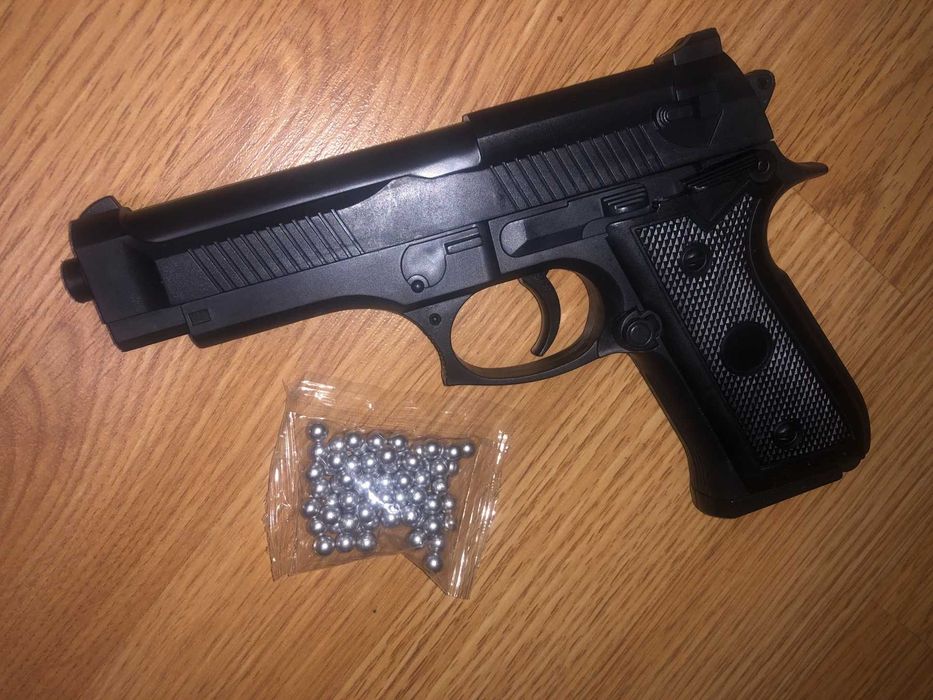 Берета - стильна іграшка для справжніх чоловіків!