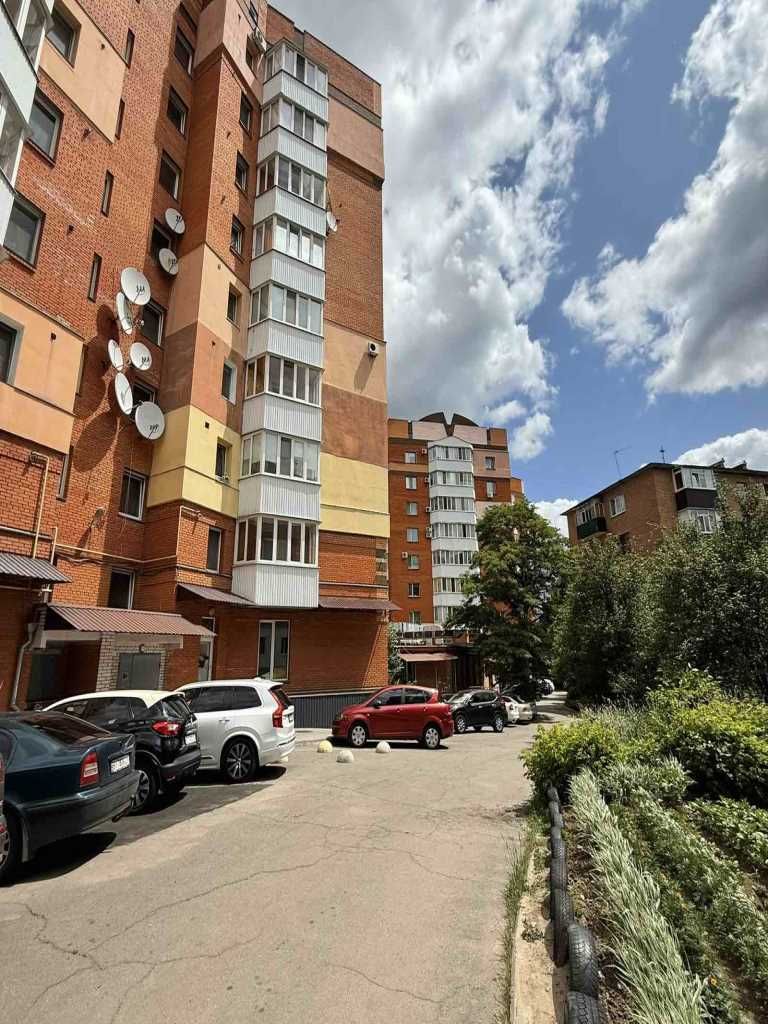 2к. квартира, Небесної сотні, новобудова з котлом, 73м2