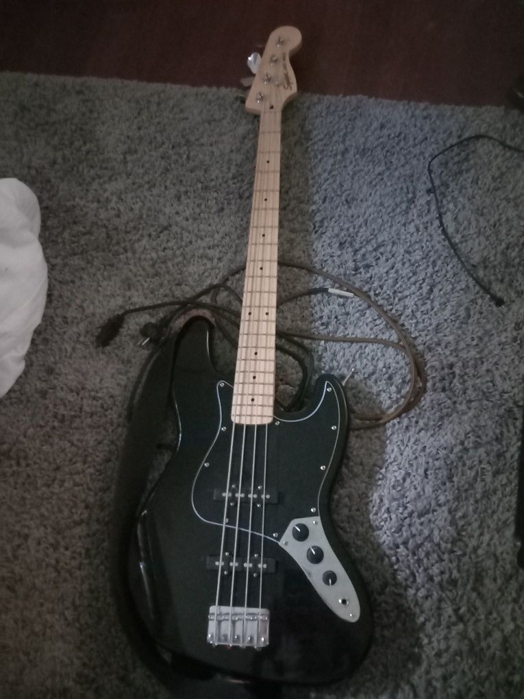 Fender squier jazz 70’s bass (baixo electrico)