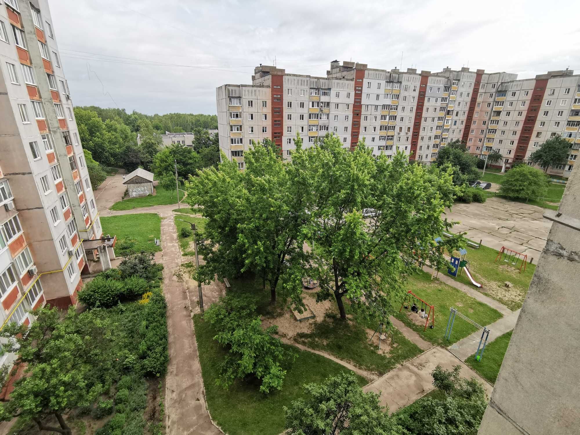 Простора 4-кімнатна з ремонтом біля ТРЦ Епіцентр RD