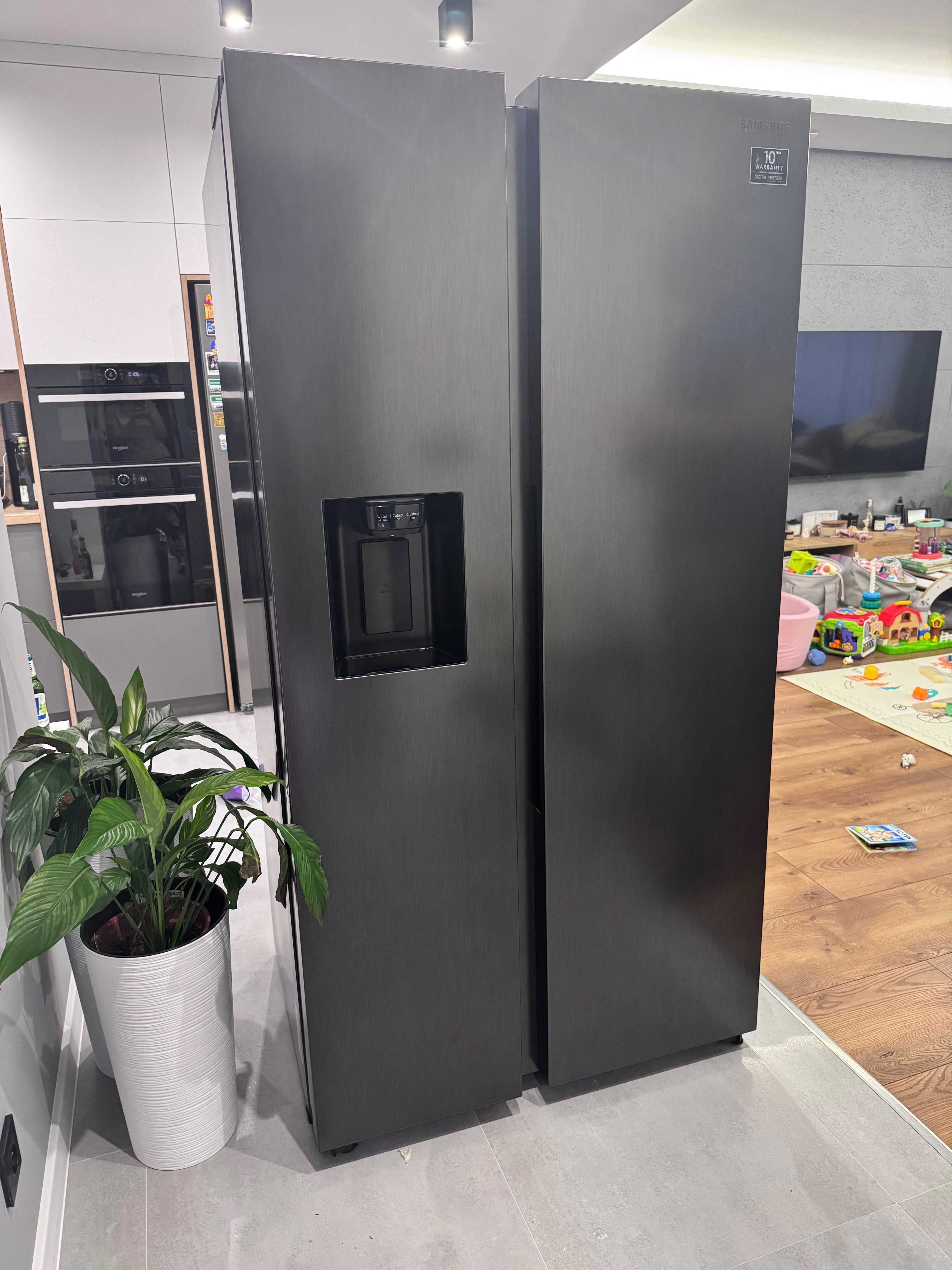 Lodówka samsung z kostakrką