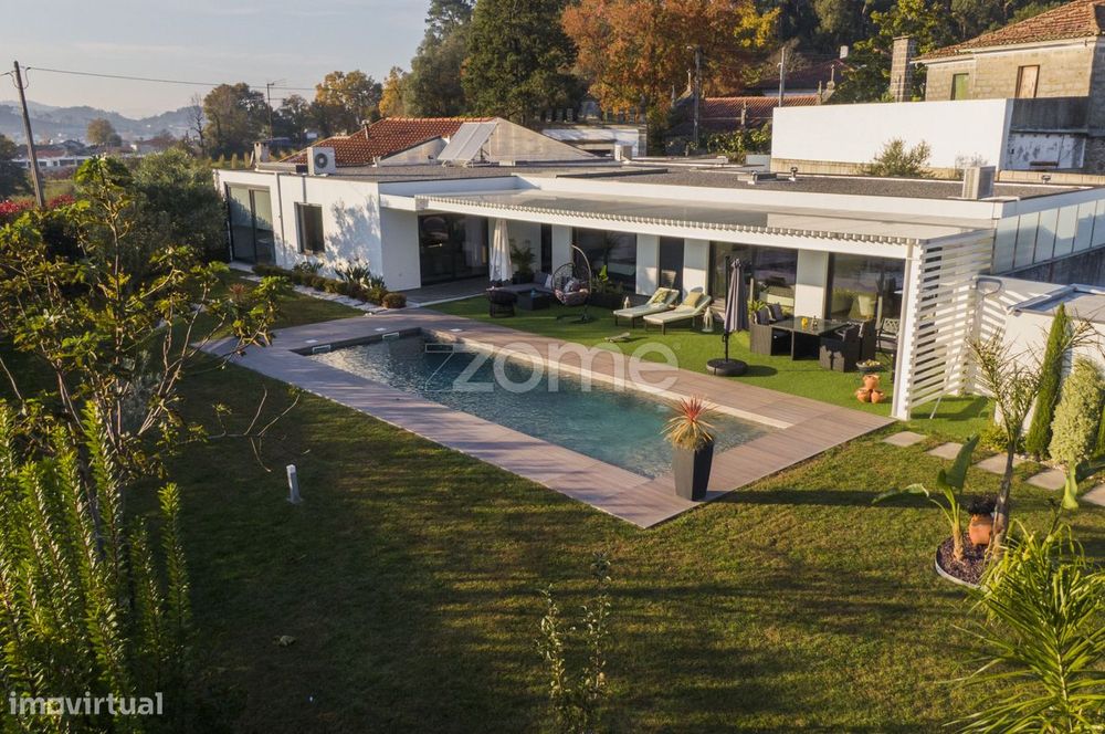 Moradia Térrea T3 + 2 de luxo em Figueiredo - Braga