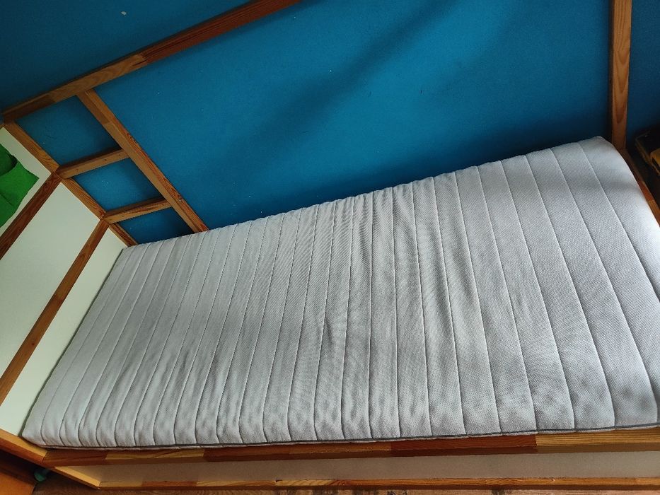 Łóżko Kura Ikea 2w1 Standard i piętrowe z materacem