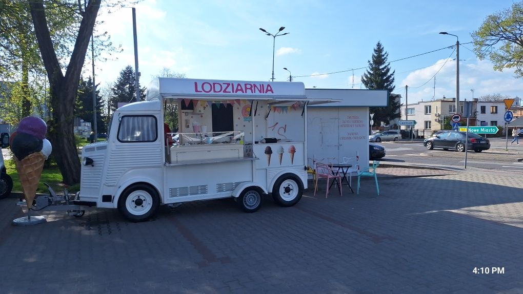 Przyczepa Reto do sprzedaży lodów Mega atrakcyjna stan perfekcyjny.
