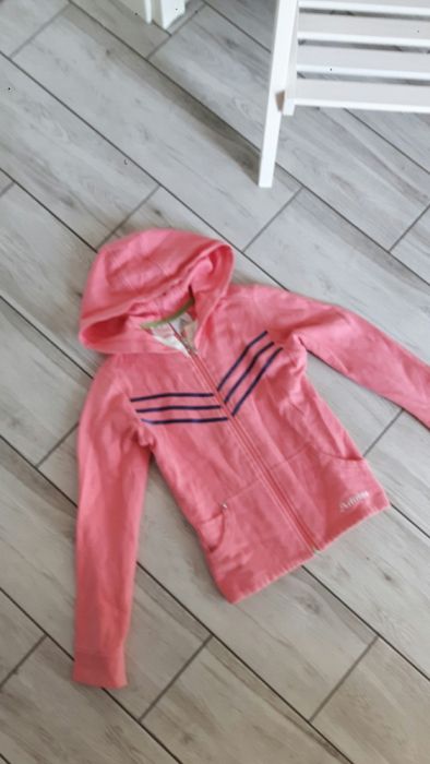 Śliczna różowa bluza z kapturem Adidas na 140/146