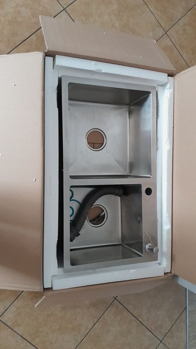 Zlew z baterią 78x43 cm Stal nierdzewna plus 2 pasty do czyszczenia.